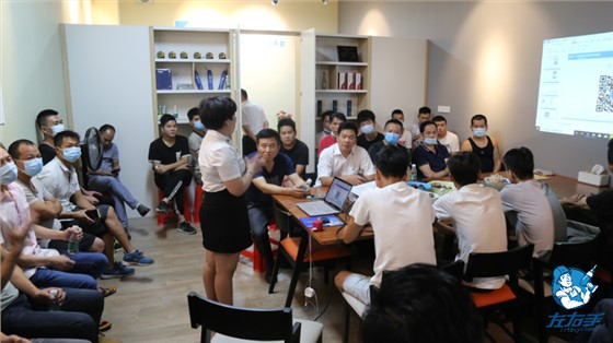 IMG_9472佛山左右手授權儀式+商家交流會佛山左右手師傅招聘會