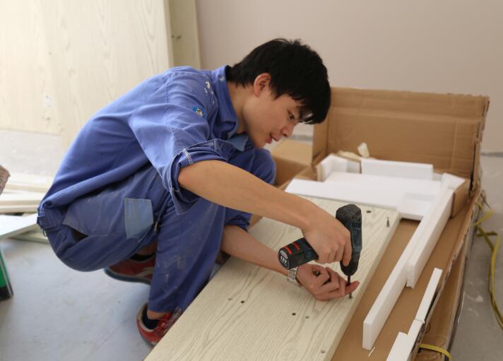 櫥柜安裝中的五金配件，鉸鏈的選擇很重要