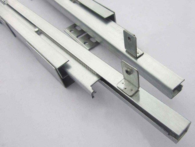 櫥柜拉籃滑軌安裝，如果不會(huì)安裝，麻煩接踵而來