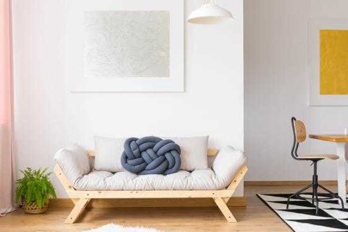 老紅木家具中信：家具網(wǎng)上買還是實體店買好？