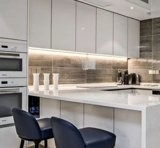 櫥柜材料排名;櫥柜家具柜子里面裝的燈，都是怎么安裝的呢？燈都有什么樣子的？