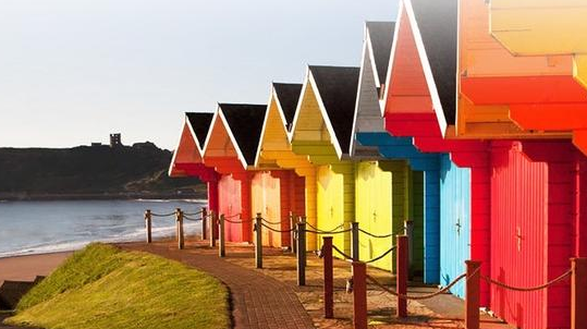 家裝建材材料：家裝時，實(shí)木家具翻新為什么要選擇水性漆？