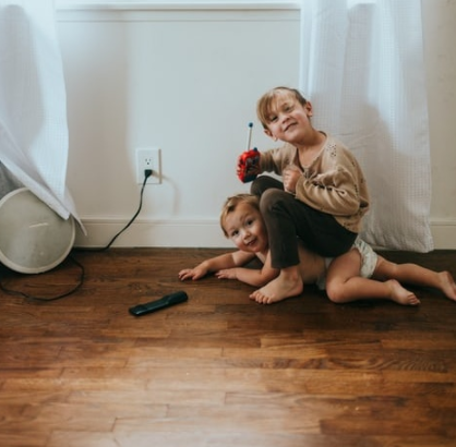 防靜電地板蠟：精油和木地板蠟，哪個(gè)更有效？