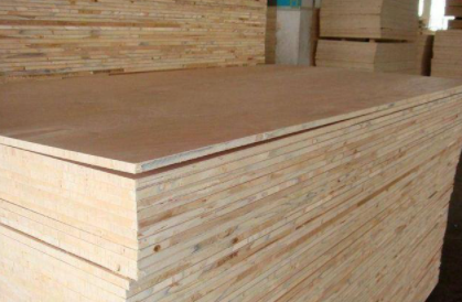 膠合板門密度;膠合板密度是多少？多層膠合板優(yōu)缺點有哪些