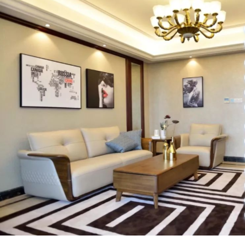 客廳沙發(fā)設(shè)計(jì)：偏愛皮沙發(fā)？實(shí)木配真皮提升客廳格局