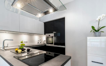 整體櫥柜設(shè)計：櫥柜實木門怎么養(yǎng)護？櫥柜實木門有哪些優(yōu)點？