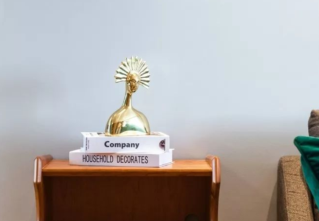 客廳家具設(shè)計(jì)圖，客廳做全面墻書柜+隱形門