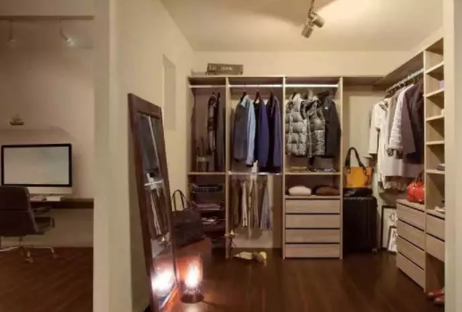 時尚衣帽間裝修：不同面積的衣帽間，怎么布局才算合理？