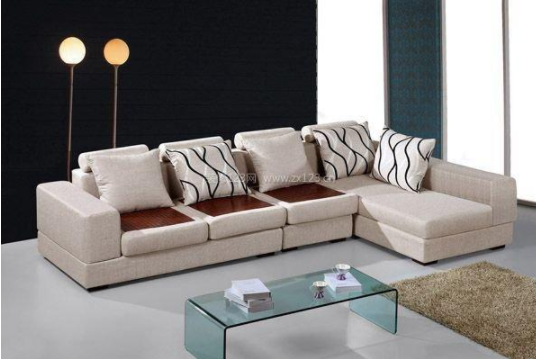 香樟木家具：香樟木沙發(fā)的優(yōu)點(diǎn)有哪些？