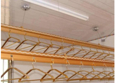 無框陽臺晾衣桿：陽臺晾衣架哪種最實用？陽臺晾衣架安裝方法一并學習