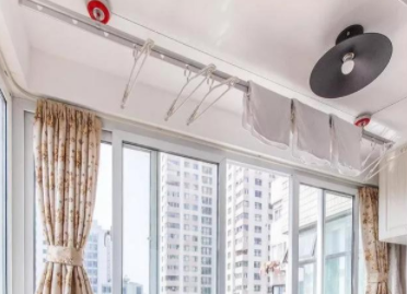 露臺裝修設(shè)計(jì)，晾衣架需要如何安裝？