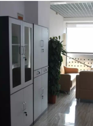 現(xiàn)代實(shí)木辦公家具：現(xiàn)代鋼制辦公家具的優(yōu)勢(shì)有哪些？