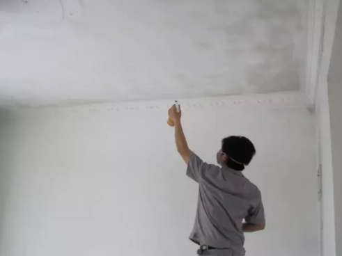 墻壁墻面發(fā)霉怎么辦？墻體發(fā)霉可以貼墻紙嗎？這些問題值得注意！