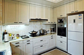 整體櫥柜門(mén)板材料：櫥柜門(mén)用什么材料好 六種常見(jiàn)的櫥柜門(mén)板材料推薦