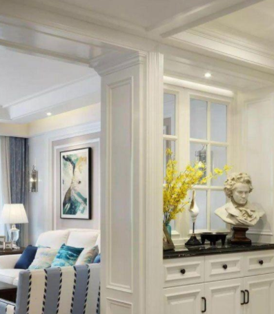 原木定制護(hù)墻板：全屋的護(hù)墻板和柜子，也就定制的帶窗玄關(guān)柜沒白花錢！