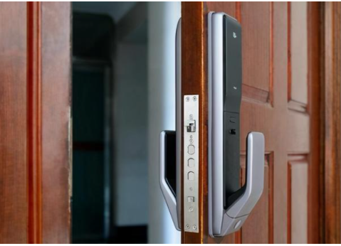 【安全密碼鎖具】智能鎖安裝位置尺寸怎么量？安裝智能鎖量好尺寸很關(guān)鍵