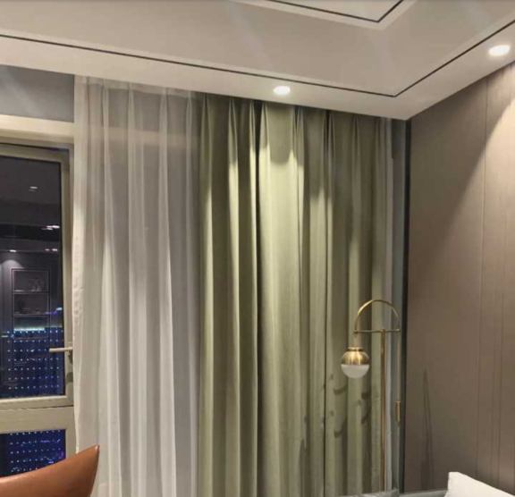 定做窗簾加工：家裝新做的窗簾含有甲醛嗎？