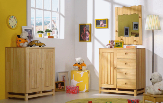 【兒童組合家具加盟】挑選合適的兒童實(shí)木家具，該留意什么？